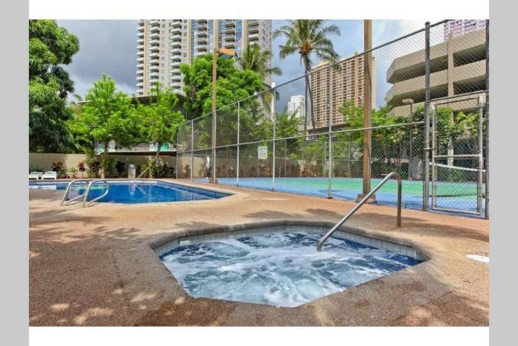 Waikiki Studio Steps To Beach-Mall Free Parking-Wifi 檀香山 外观 照片